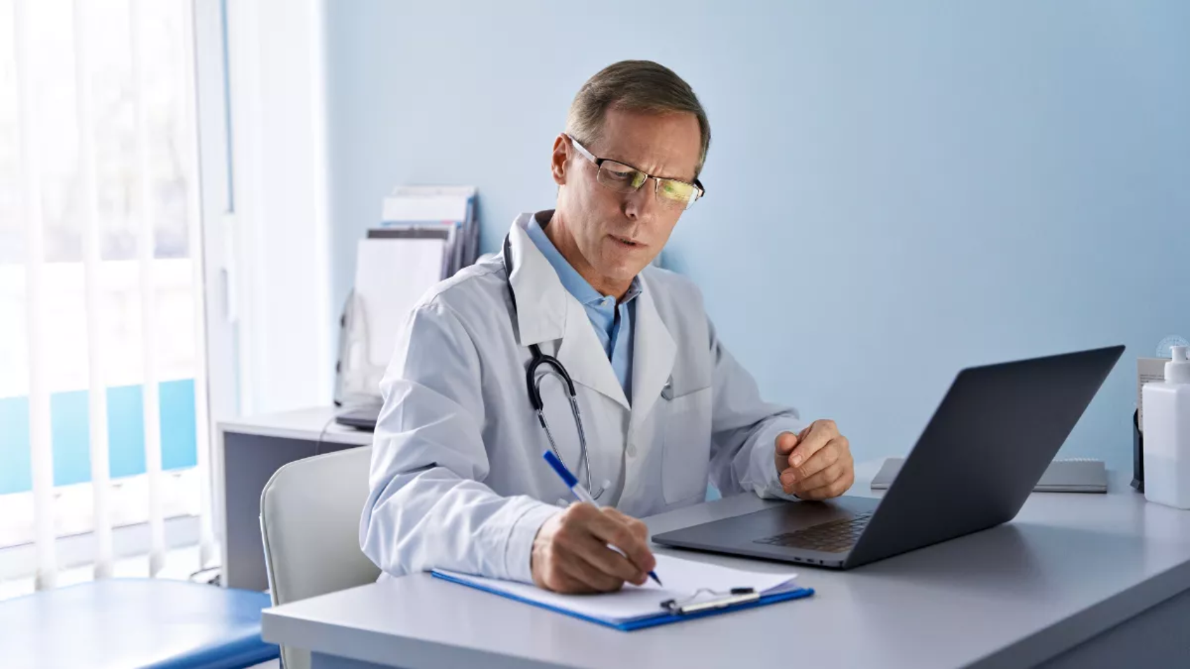 doctor_office_19024335101