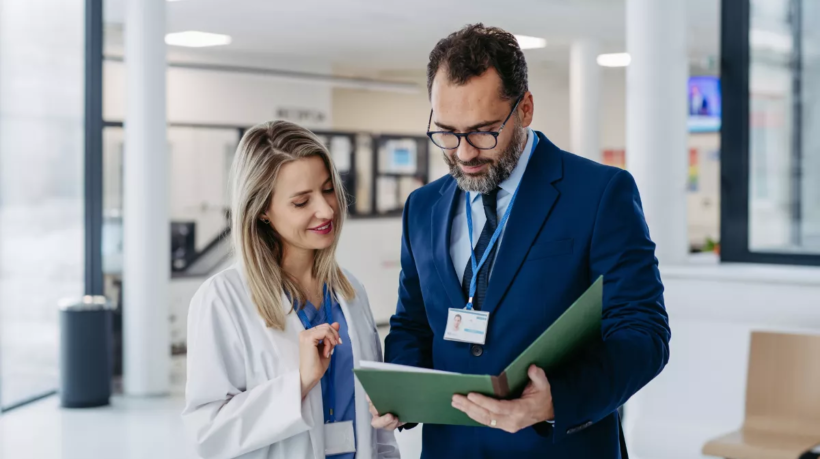 manager_hospital_2412972411